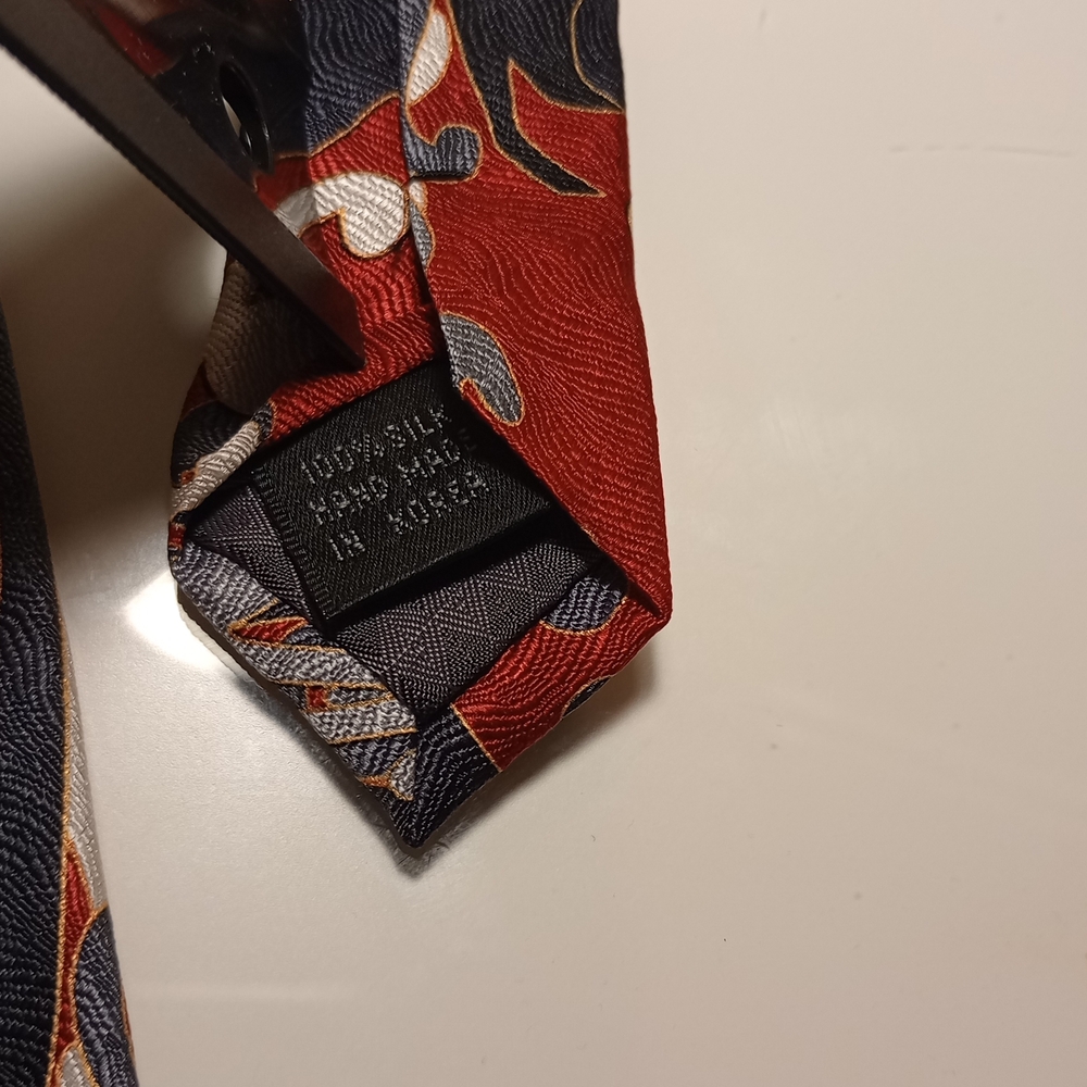 John Blair Red and Black Paisley Men's Tie - Picture 3 of 4